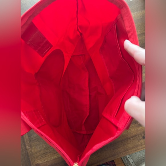 Victoria’s Secret NWT Packable Tote & Floral “Bombshell” Scarf - Picture 7 of 11